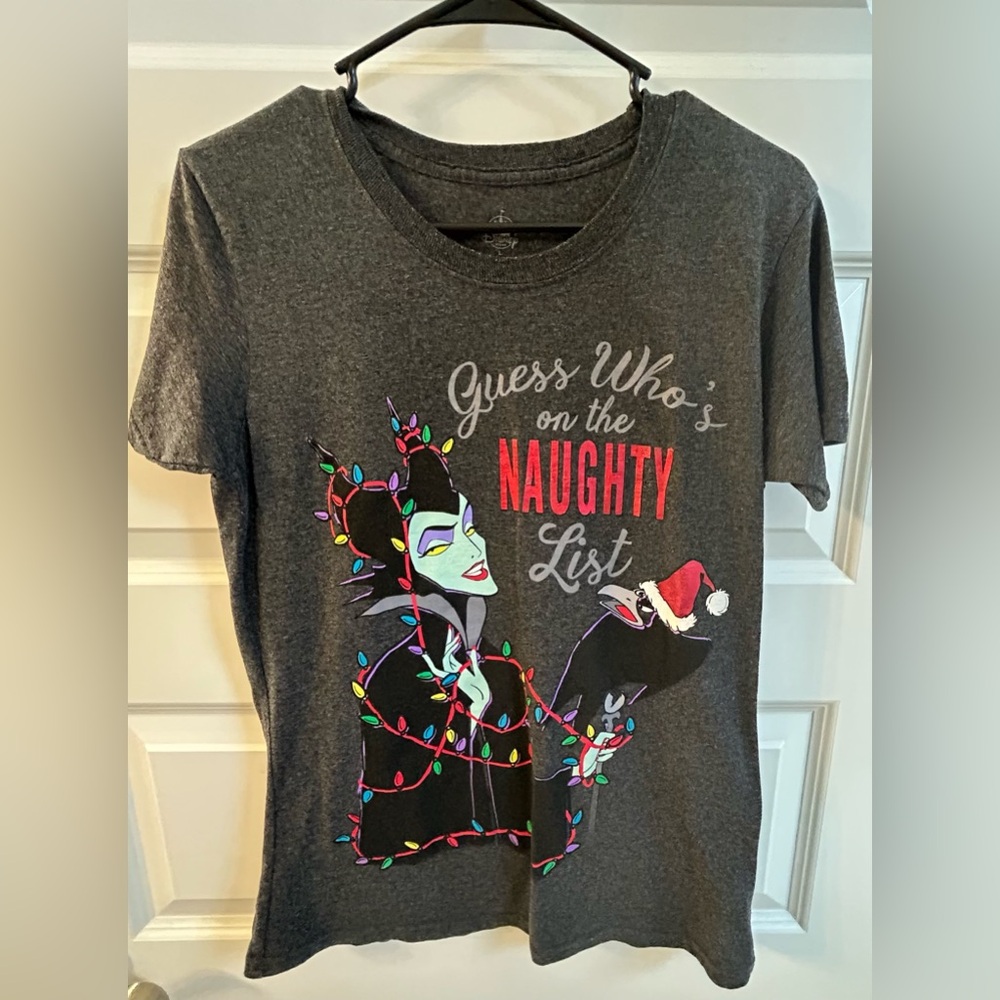 Women’s Disney Gray Maleficent Christmas Graphic Short Sleeve T-shirt, Large